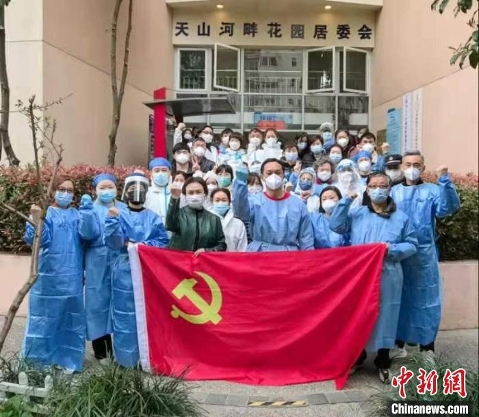 宋鍵和他的團隊 周家渡街道供圖